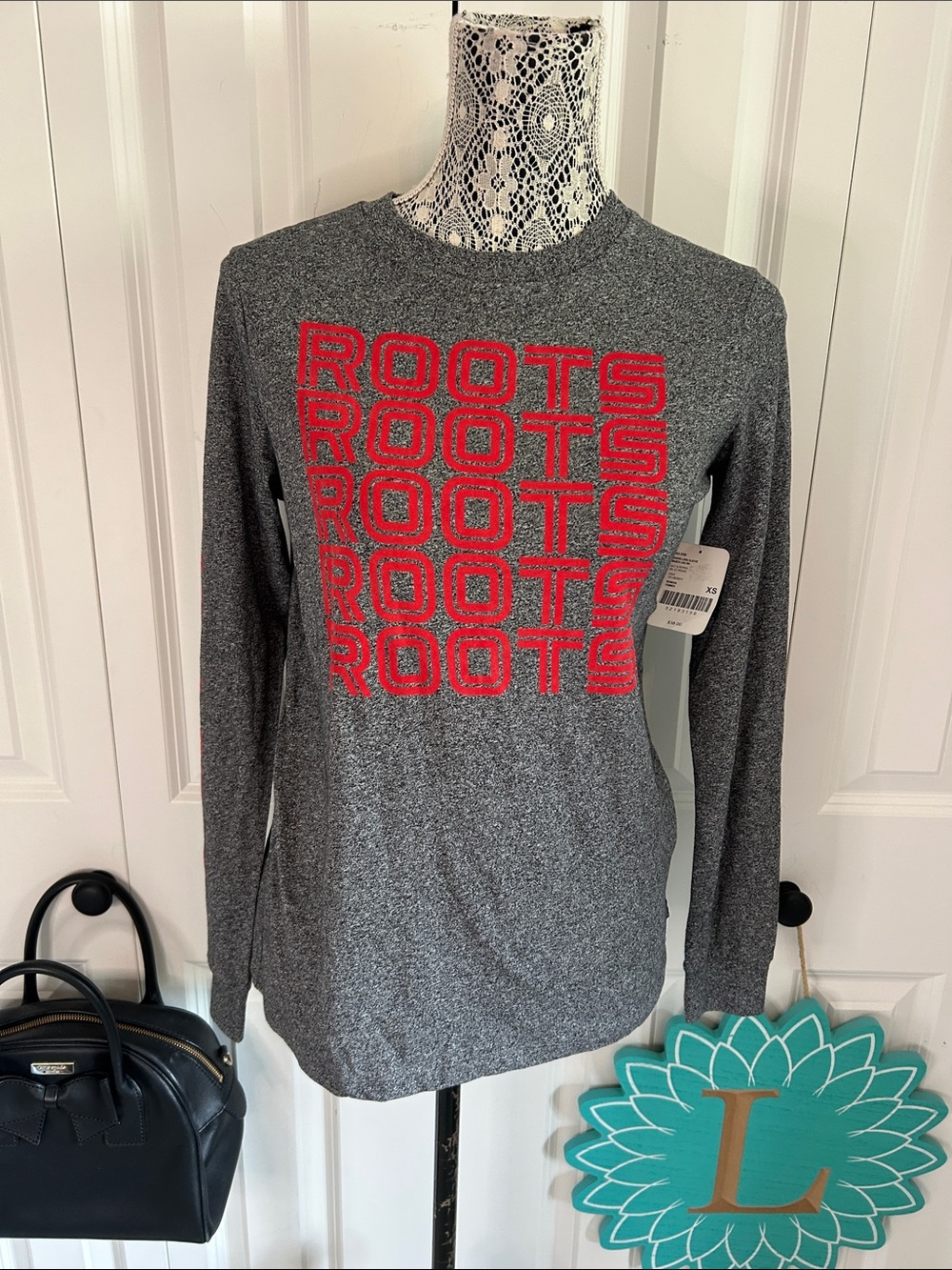 🔥 NWT Roots Canada Heather Grey Long Sleeve Tee Graphic Shirt Red Font XS